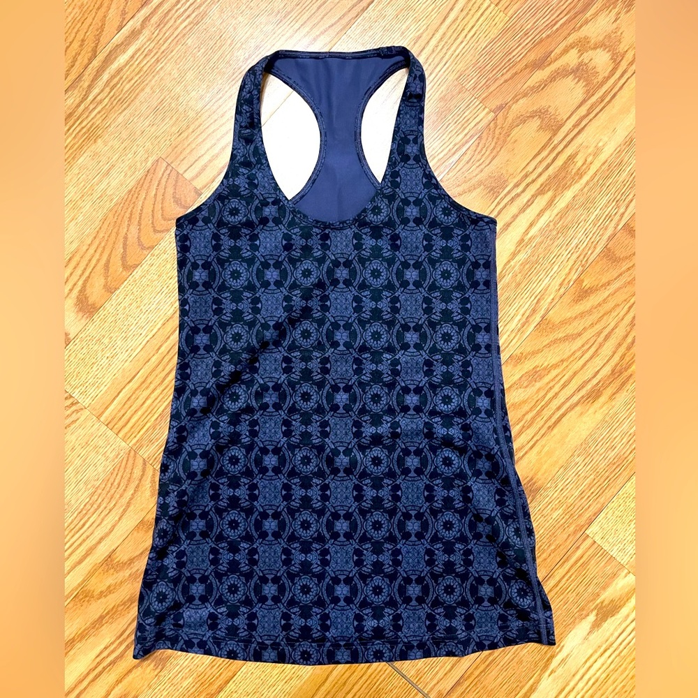 Lu lu lemon, racer back printed tank, like new